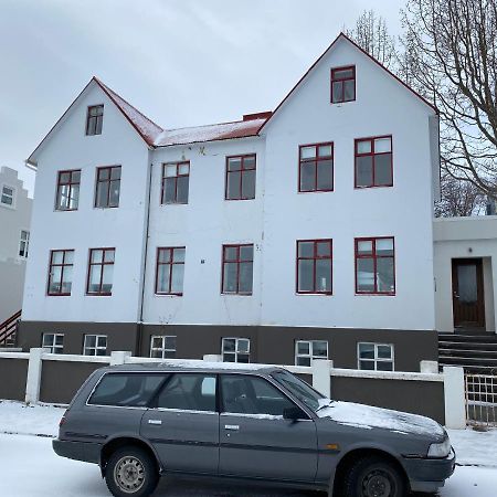 Day Dream Central Akureyri Two Bedroom Apartment 외부 사진