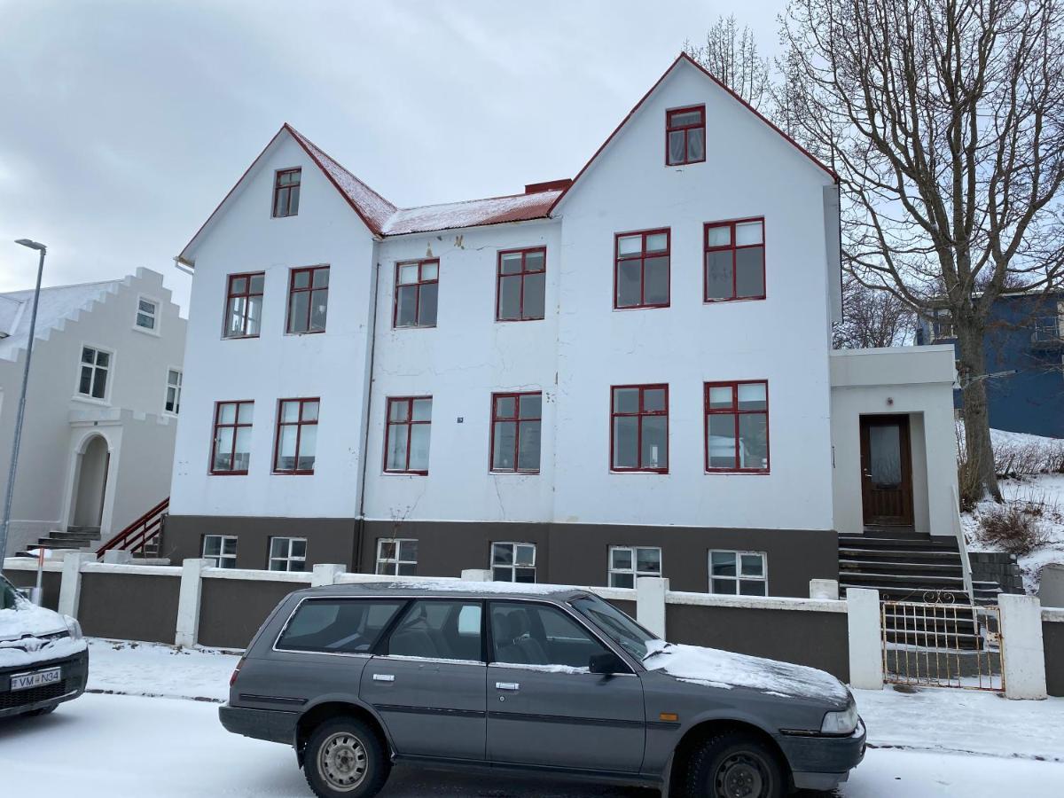 Day Dream Central Akureyri Two Bedroom Apartment 외부 사진