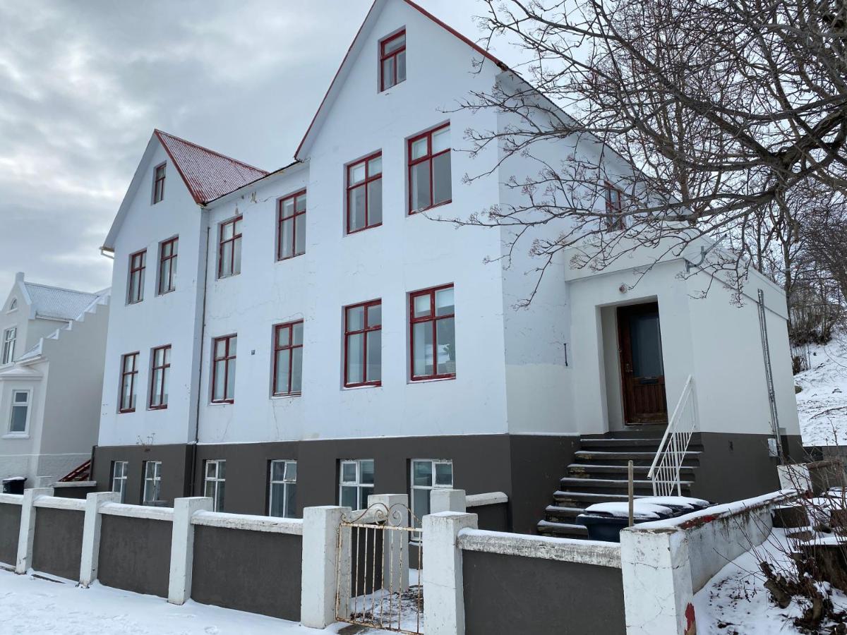 Day Dream Central Akureyri Two Bedroom Apartment 외부 사진